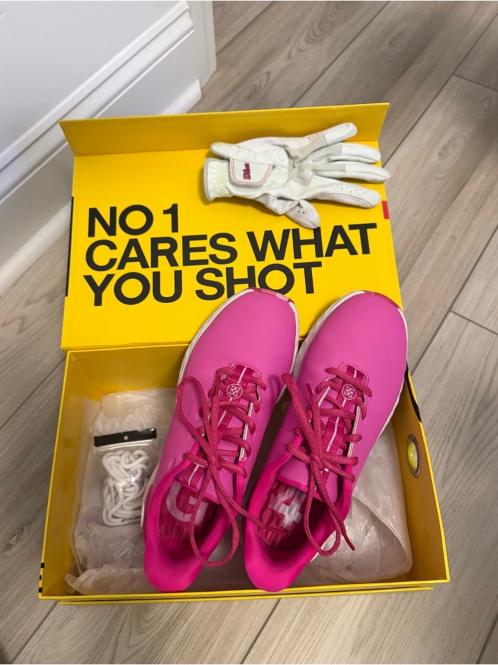 G/FORE Women's Fuchsia Athletic Golf Sneakers with White Midsole Size 8 like new - Picture 2 of 11
